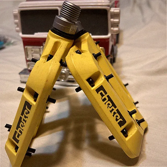 Race Face Chester Pedals Yellow G7/ Left & Right Peddles. Preowned-Unboxed- Nice