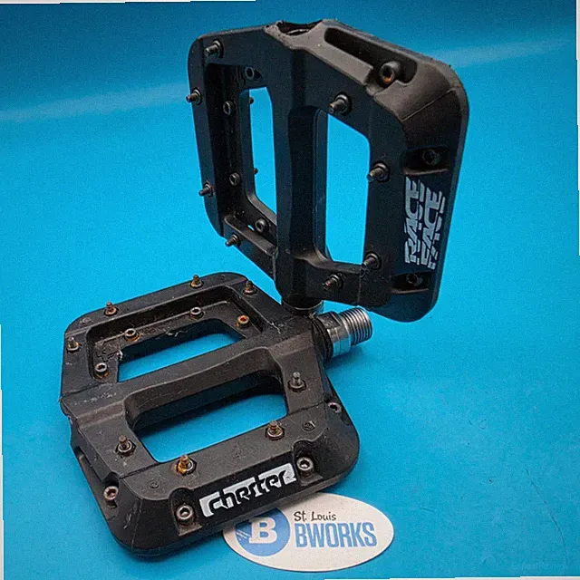 Race Face Chester Platform Pedal Set - BMX / MTB Pedals Composite / CrMo g6