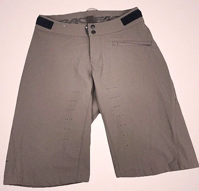 Race Face Indy Mountain Bike Shorts Mens Small Gray Zip Pockets Cycling MTB