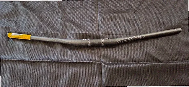 Race Face Next R 35 Riser Full Carbon Handlebar 10mm Rise Width: 800mm