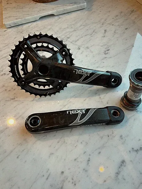 Race Face Next SL V Carbon Crankset 175mm 38 / 26 Tooth Double + Bottom Bracket