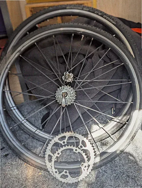 Race Face Sprocket 2 Gears And Ultra Lyte Custom Platinum Spokes