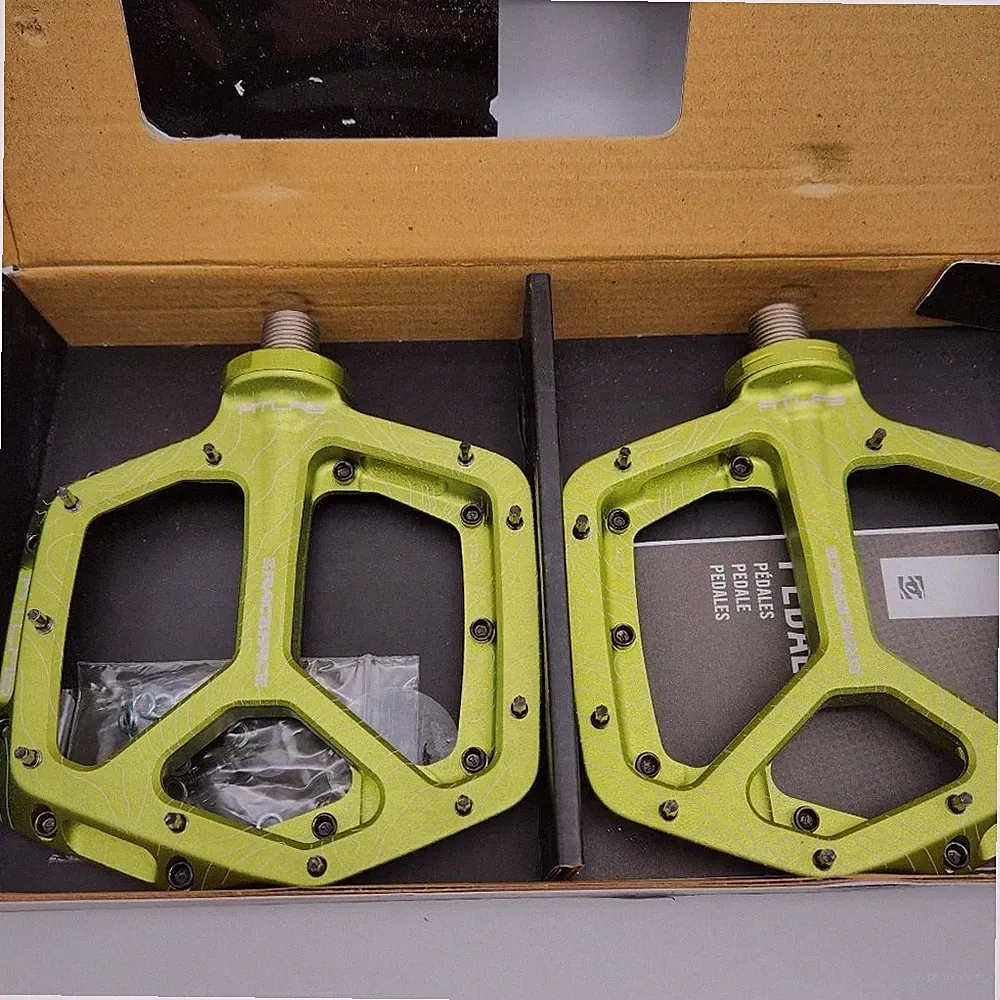 RaceFace Atlas Platform Green Bicycle Pedals MTB BMX Aluminum OPEN PACKAGE