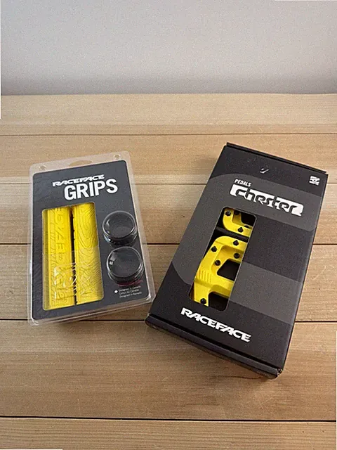 RaceFace Chester Bike Pedals + Half Nelson Grips NEW #5747 Yellow Race Face