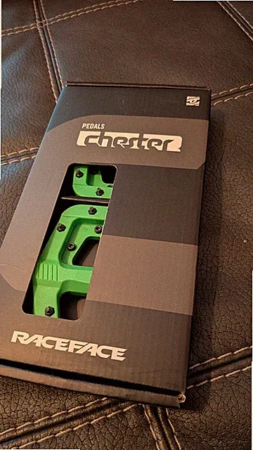 Raceface Chester Green Platform Bike Pedals MTB 9/16" New In Box