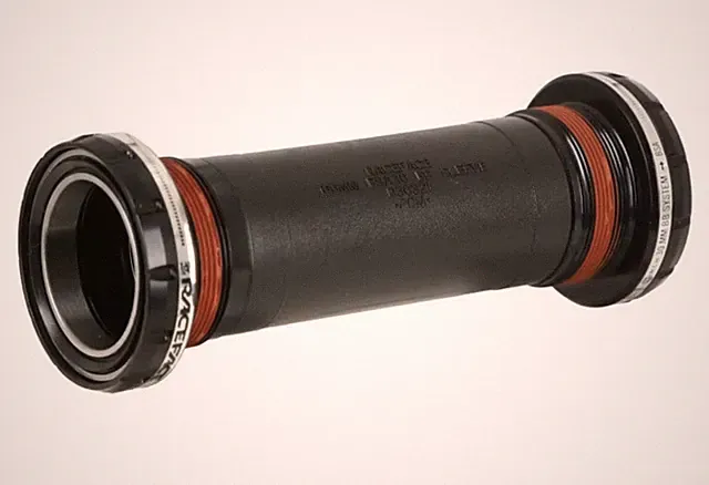RaceFace CINCH Bottom Bracket BB BSA 100mm Shell x 30mm Spindle External Seal