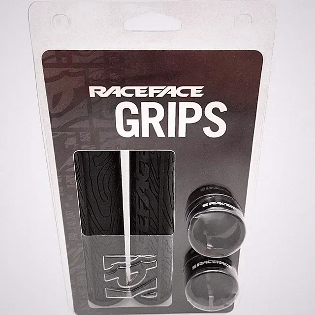 RaceFace Half Nelson Black Lock-On MTB XC Handlebar Bike Grips AC990057